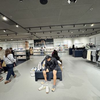 On Outlet - Shoe Stores Near Me - Las Vegas, Nevada