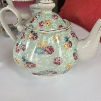 Windsor House Tea Room - Everyone gets their own tea kettle - Tea Rooms Near Me - Lafayette, New Jersey Windsor House Tea Room - Everyone gets their own tea kettle - Tea Rooms Near Me - Lafayette, New Jersey