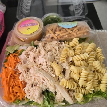 Calif Chicken Cafe - Chinese Chicken Salad - Salad Near Me - Los Angeles, California
