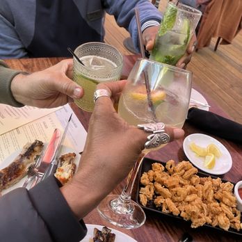 Townhouse - Rib bones, specialty drinks & calamari - New American Near Me - Emeryville, California