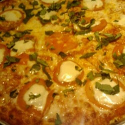 PIPS On La Brea - Margarita pizza ! mmmm :)