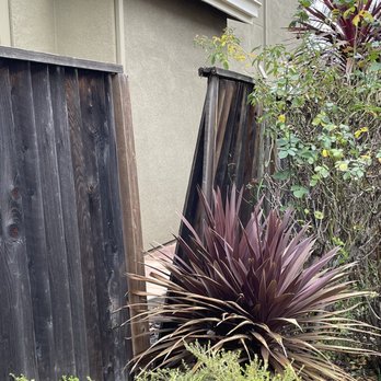Pereira Fencing - Damaged fence - Fences & Gates Near Me Pereira Fencing - Damaged fence - Fences & Gates Near Me