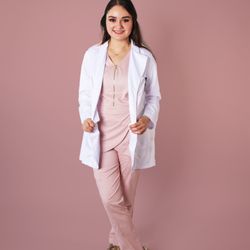 Dra. Iris Olivas - Healthy Smile Designer - DDS. iris Olivas