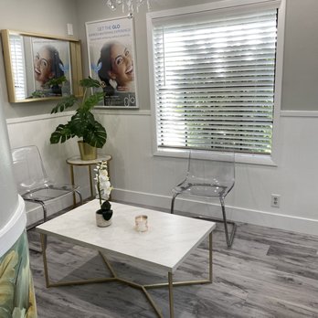 Palm Dental Studio - Waiting area. - Cosmetic Dentists Near Me - Burbank, California Palm Dental Studio - Waiting area. - Cosmetic Dentists Near Me - Burbank, California
