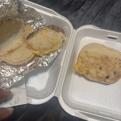 Suppose to be a cheeseburger with chili and ketchup