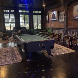 Ye Olde Scarlet Pumpernickel Tavern - Upstairs pov