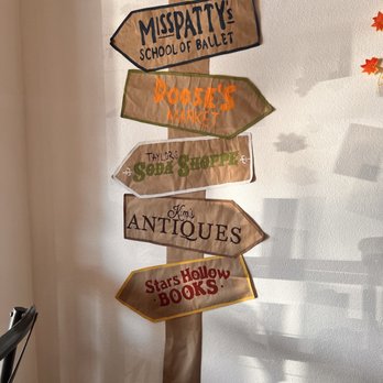 Dolce Bakery - Fun Gilmore Girls decor from Fall 2025 - Desserts Near Me - Prairie Village, Kansas Dolce Bakery - Fun Gilmore Girls decor from Fall 2025 - Desserts Near Me - Prairie Village, Kansas