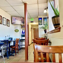 Diner Latino - Seating