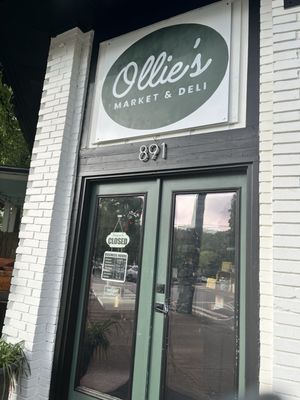 Ollie's Market & Deli by null