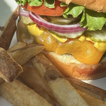 Washoe House - Classic cheeseburger fantasy - Bars Near Me - Petaluma, California Washoe House - Classic cheeseburger fantasy - Bars Near Me - Petaluma, California