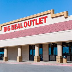 Big Deal Outlet - Entrance