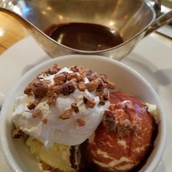 R+D Kitchen - Hot fudge sundae - New American Near Me - Dallas, Texas