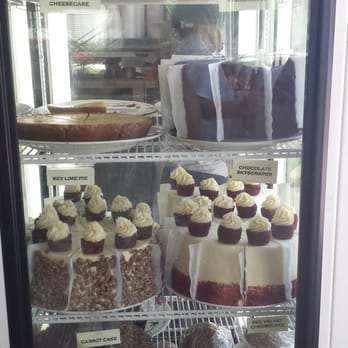 Big Pink - Dessert case - Pizza Near Me - Miami Beach, Florida Big Pink - Dessert case - Pizza Near Me - Miami Beach, Florida