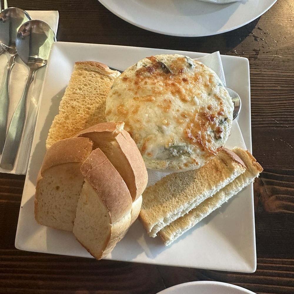 Salt Pub - Spinach dip - New American Near Me - Ilwaco, Washington Salt Pub - Spinach dip - New American Near Me - Ilwaco, Washington