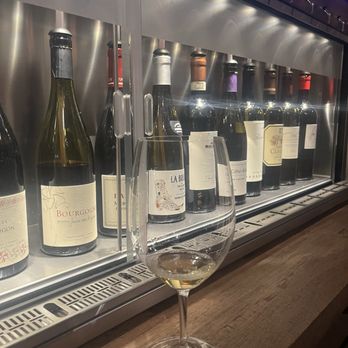 Chateau Cellars - Wine Tasting Room Near Me - Tampa, Florida
