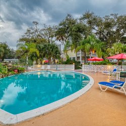River Lily Inn Bed And Breakfast - Enjoy our tropical heart-shaped pool with views of the Halifax River.