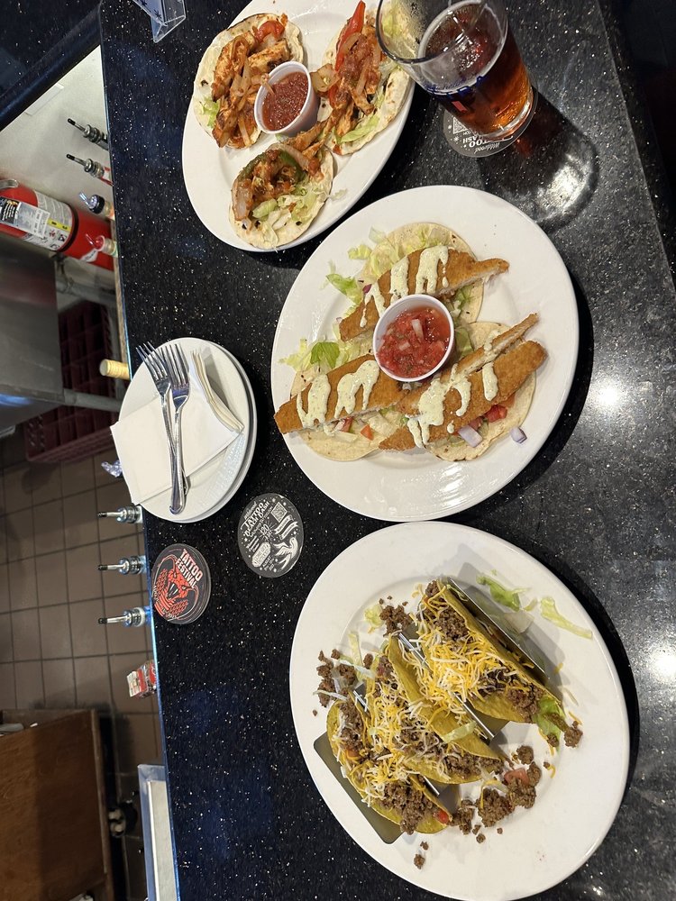 Bulldogs Bar & Grill