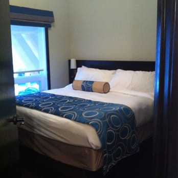 Grande Rockies Resort - Bedroom - Resorts Near Me - Canmore, Alberta