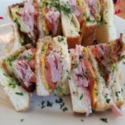 Joe's Cafe - Club sandwich