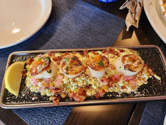 Monroe Bay Oysterette by null