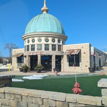 Blüm Coffee Garden - Coffee & Tea Near Me - Greenfield, Wisconsin