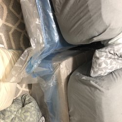 Katz In the Cradle - Owner delivered our stuff and left the wrappers on and just put our mattresses on top