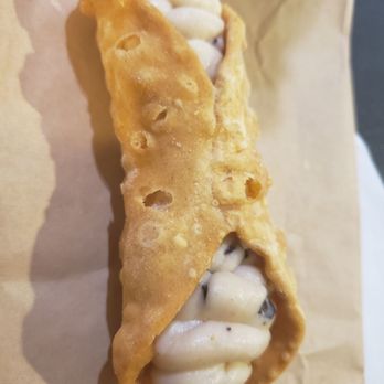 Limoncello - Cookies and cream cannoli - Sandwiches Near Me - San Francisco, California