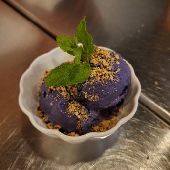 DD Mau Chinatown - Ube ice cream - Vietnamese Near Me - Vancouver, British Columbia DD Mau Chinatown - Ube ice cream - Vietnamese Near Me - Vancouver, British Columbia
