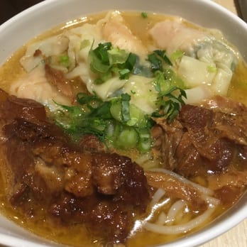 翠華餐廳 - noodles with kagoshima style pork cartilage & shrimp and spinach wontons - Hong Kong Style Cafe Near Me - Hong Kong, HK 翠華餐廳 - noodles with kagoshima style pork cartilage & shrimp and spinach wontons - Hong Kong Style Cafe Near Me - Hong Kong, HK