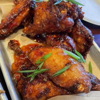 Lord Hobo Brewing Co - Sweet Chili Wings (ordered extra crispy) - Breweries Near Me - Woburn, Massachusetts
