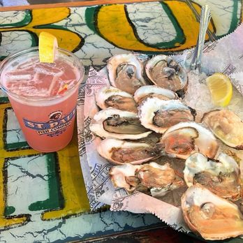 St Paul Fish Company - Greyhound and oysters - Seafood Near Me - Milwaukee, Wisconsin