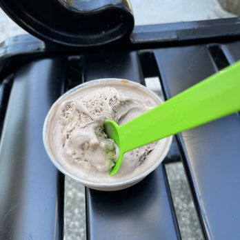 Springer's Homemade Ice Cream - Peanut butter cup ice cream - Ice Cream & Frozen Yogurt Near Me - Stone Harbor, New Jersey Springer's Homemade Ice Cream - Peanut butter cup ice cream - Ice Cream & Frozen Yogurt Near Me - Stone Harbor, New Jersey
