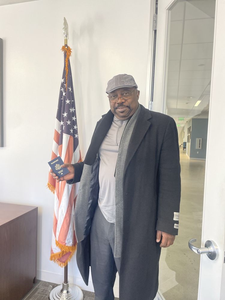 Abogado Eric Price - immigration attorney in Los Angeles, CA