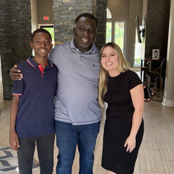 The Vineyards Apartments - Family with leasing agent, Jessica on move in - Apartments Near Me - Frisco, Texas The Vineyards Apartments - Family with leasing agent, Jessica on move in - Apartments Near Me - Frisco, Texas
