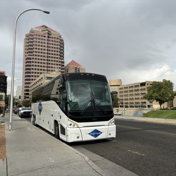 Gray Line Tours & Charter Bus Rentals Phoenix - Enjoy the comfort of our private bus charters at Gray Line Arizona! - Bus Tours Near Me - Phoenix, Arizona Gray Line Tours & Charter Bus Rentals Phoenix - Enjoy the comfort of our private bus charters at Gray Line Arizona! - Bus Tours Near Me - Phoenix, Arizona