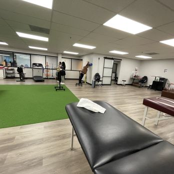 AMP Physical Therapy - Therapy room - Physical Therapy Near Me - Plano, Texas AMP Physical Therapy - Therapy room - Physical Therapy Near Me - Plano, Texas