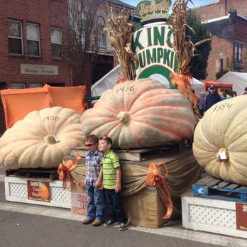 Barnesville Pumpkin Festival - The champions with children. - Festivals Near Me Barnesville Pumpkin Festival - The champions with children. - Festivals Near Me