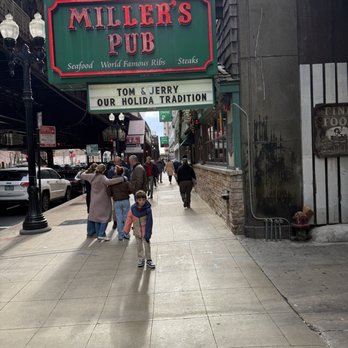 Miller's Pub - Welcome - American Near Me - Chicago, Illinois Miller's Pub - Welcome - American Near Me - Chicago, Illinois