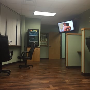 Bobby & Steve's Auto World - Service waiting room with free bottled water and satellite TV. - Gas Stations Near Me - Bloomington, Minnesota