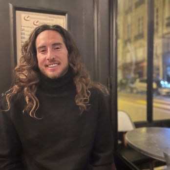 Les Antiquaires - Love this guy at this place:) - Bistros Near Me - Paris, 75 Les Antiquaires - Love this guy at this place:) - Bistros Near Me - Paris, 75
