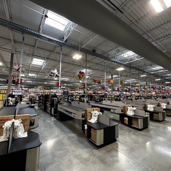 WinCo Foods - rows of tables in a store - Grocery Near Me - Eugene, Oregon WinCo Foods - rows of tables in a store - Grocery Near Me - Eugene, Oregon