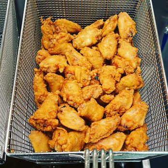 Slapping Wings - a basket full of fried chicken - Chicken Wings Near Me - Columbus, Ohio