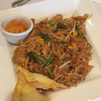 Pacific Bistro - Pad Thai ! Great flavor - Seafood Near Me - Delafield, Wisconsin
