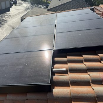 Signify Solar Cleaning - Solar Panel Cleaning Near Me - Canoga Park, California