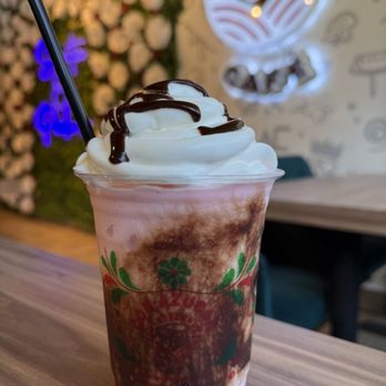 Con Azucar Cafe - Gansito frape - Bakeries Near Me - Sacramento, California