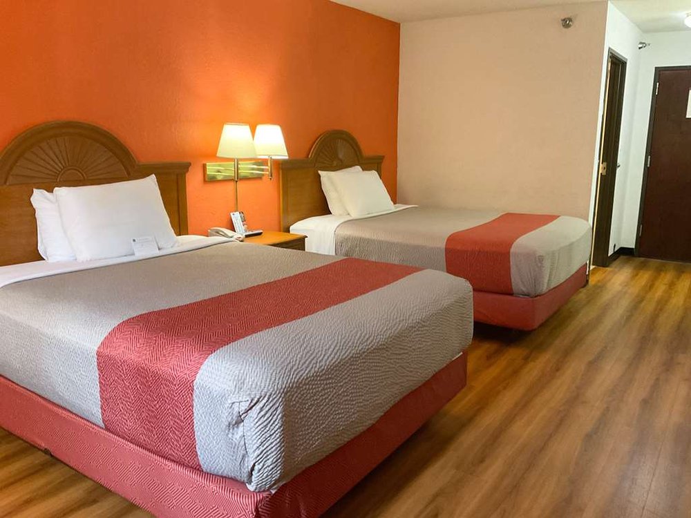 MOTEL 6 55 Photos & 22 Reviews 123 Huckleberry Heights, Hannibal