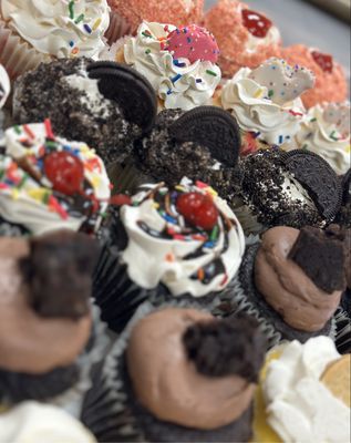 Sweet Corner Cakes by null