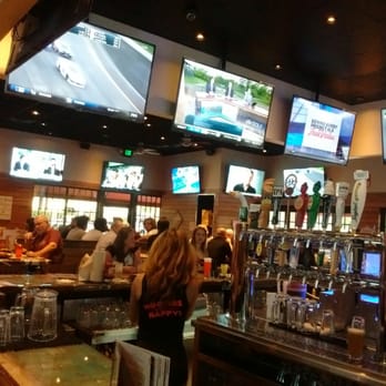 Hooters - Sports Bars Near Me - Ocala, Florida