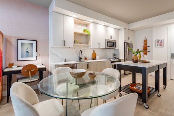 NOVEL South Capitol by null