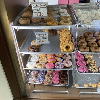 Steph's Donut Hole - Donuts Near Me - Alpine, California